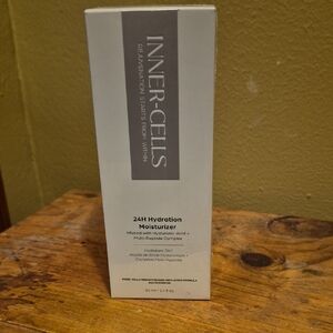 24H Hydration Moisturizer - White